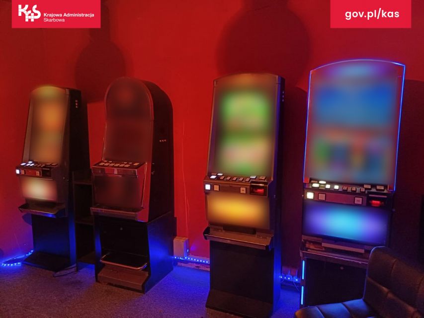 Kopiowanie i rozpowszechnianie zdjęć bez zgody autora zabronione. Nielegalne automaty do gier hazardowych w Częstochowie. W budynku była rzekomo "piekarnia"! - galeria