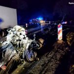 Kopiowanie i rozpowszechnianie zdjęć bez zgody autora zabronione. Tragiczny wypadek na drodze w Zacharzowicach. Zginął kierowca osobówki! - galeria
