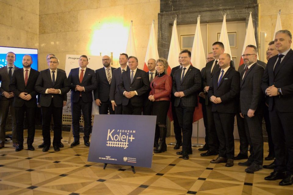 Kopiowanie i rozpowszechnianie zdjęć bez zgody autora zabronione. Kolej Plus w GZM. Umowy na 100 km torów podpisane - galeria
