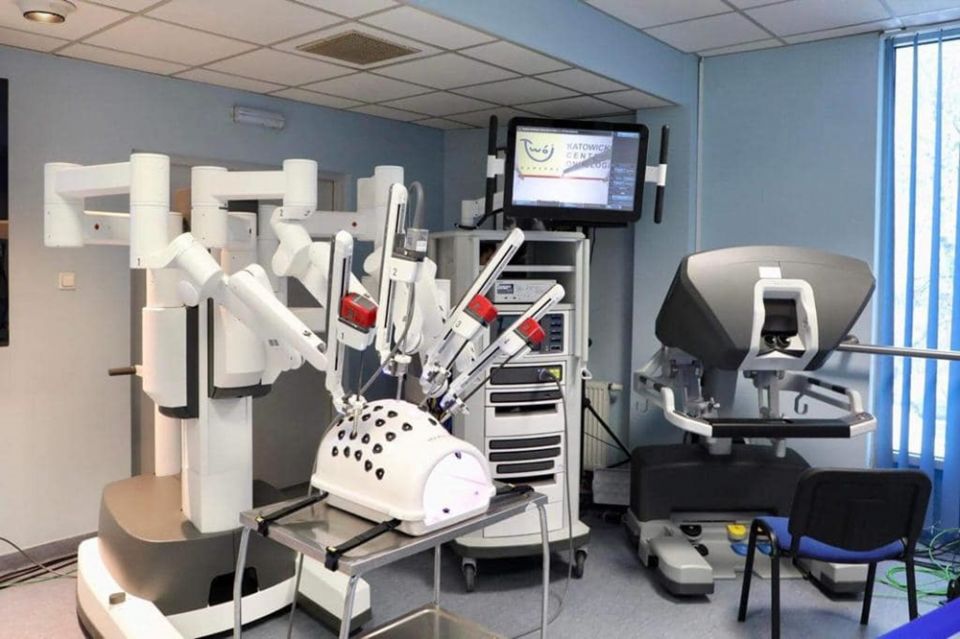W Katowickim Centrum Onkologii można korzystać z Systemu Robotycznego Da Vinci! - galeria