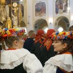 Wyjątkowa tradycja - Na Nikiszowcu odbyło się święcenie pokarmów w strojach ludowych! - galeria