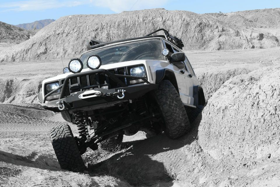 Podstawy jazdy off road: Przygotuj się na ekscytujące przygody terenowe na imprezach off roadowych - galeria
