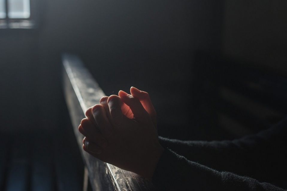 Duchowny z Gliwic usłyszał zarzuty popełnienia przestępstw seksualnych, w tym gwałtu - galeria