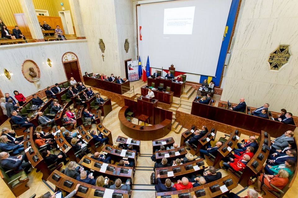 Kopiowanie i rozpowszechnianie zdjęć bez zgody autora zabronione. Sejmik przyjął budżet województwa śląskiego na 2020 rok - galeria