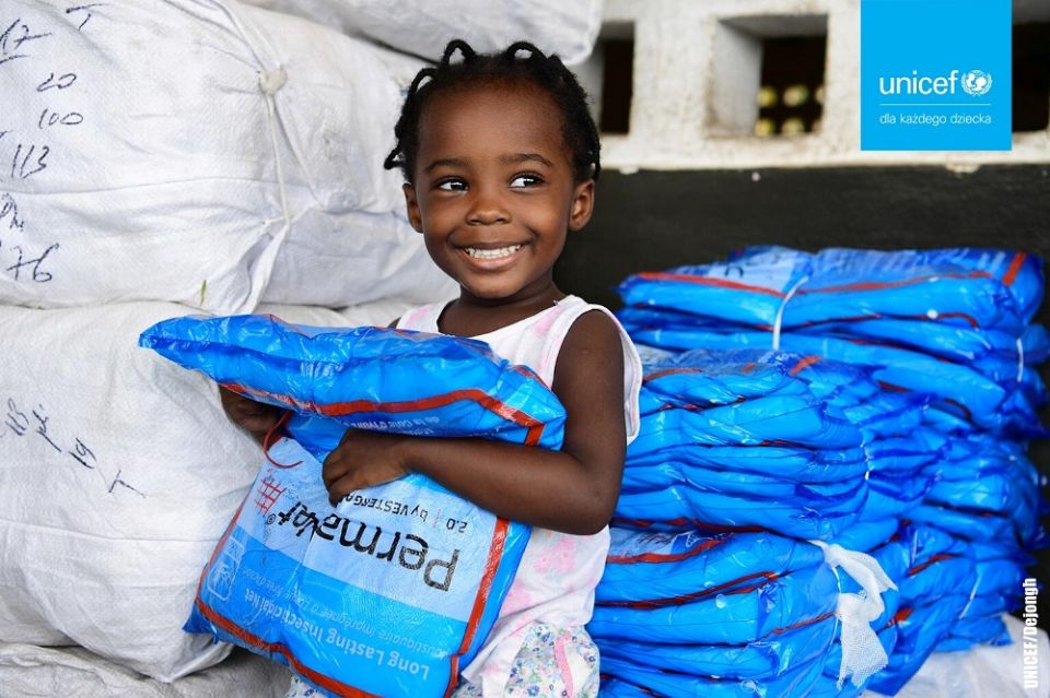Podaruj dziecku prezent życia! Akcja charytatywna UNICEF - galeria