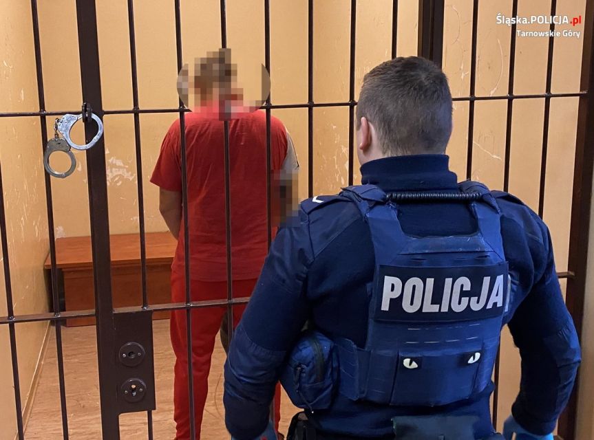 Kopiowanie i rozpowszechnianie zdjęć bez zgody autora zabronione. Tarnowskie Góry: Poszukiwany listem gończym uciekał przed policjantami! - galeria