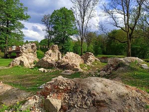 Zamek Rudzki i dom Karola Goduli: Odpoczynek na łonie natury z historią w tle - galeria